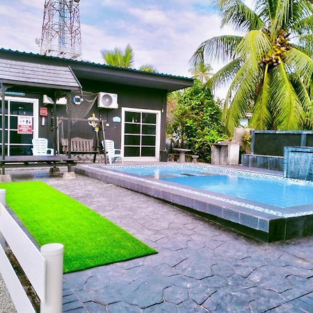 Penarik Baru Homestay كامبونج بيناريك المظهر الخارجي الصورة