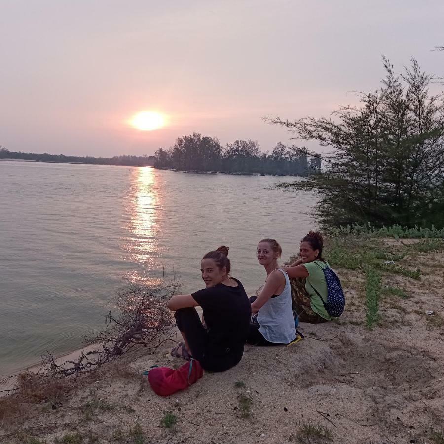 Penarik Baru Homestay كامبونج بيناريك المظهر الخارجي الصورة
